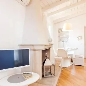 Di Punto In Bianco Apartamento